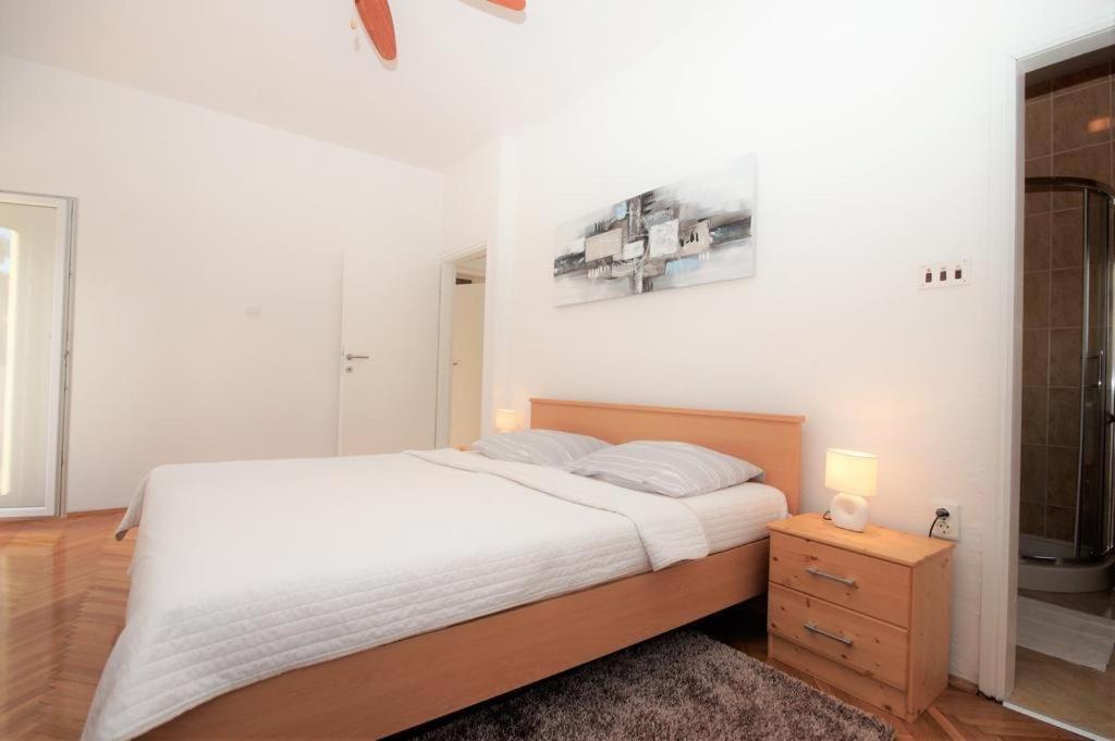 Apartment Deni Pula Exterior photo
